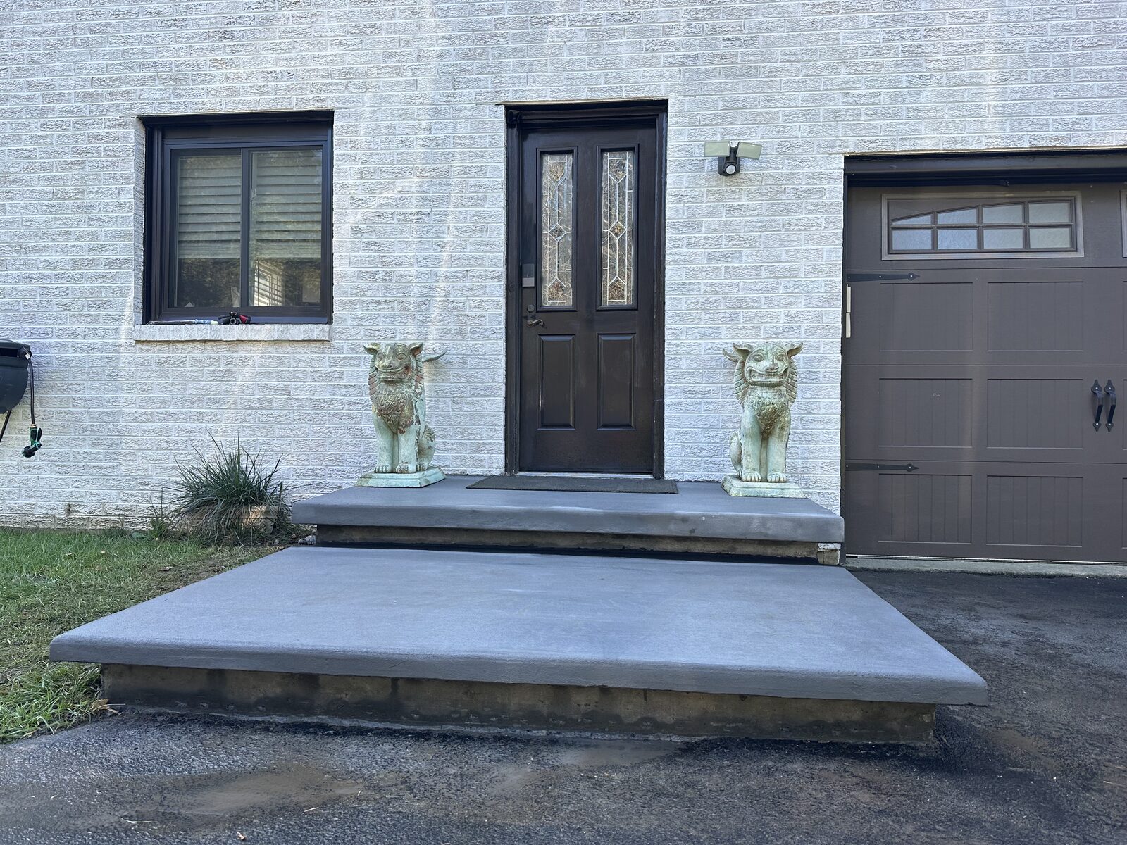 Concrete front stoop and landing pad